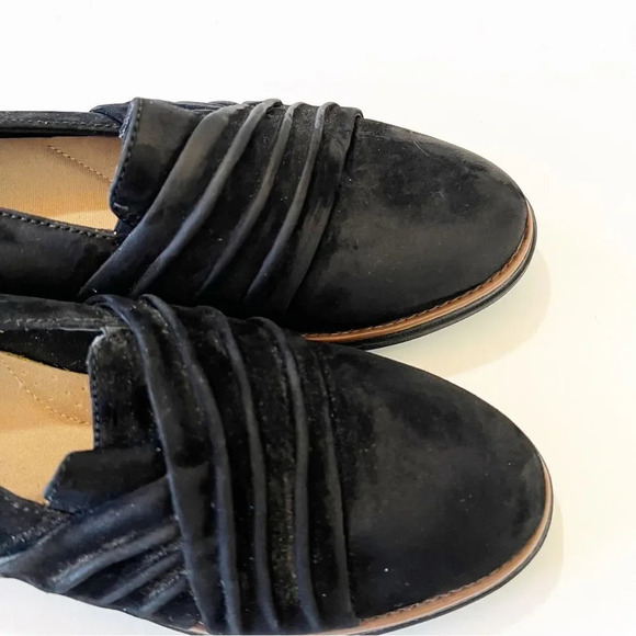 Clarks Sharon‎ Villa Black Suede Pleated Loafer Chunky Sole Women’s Size 9 EUC - Picture 6 of 10